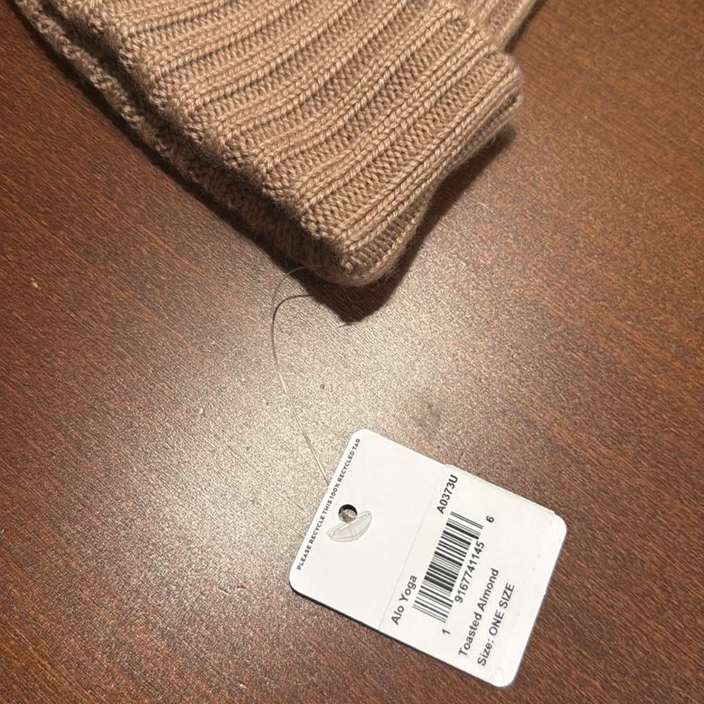 ALO cashmere blend Rib beanie in toasted almond - Picture 3 of 6